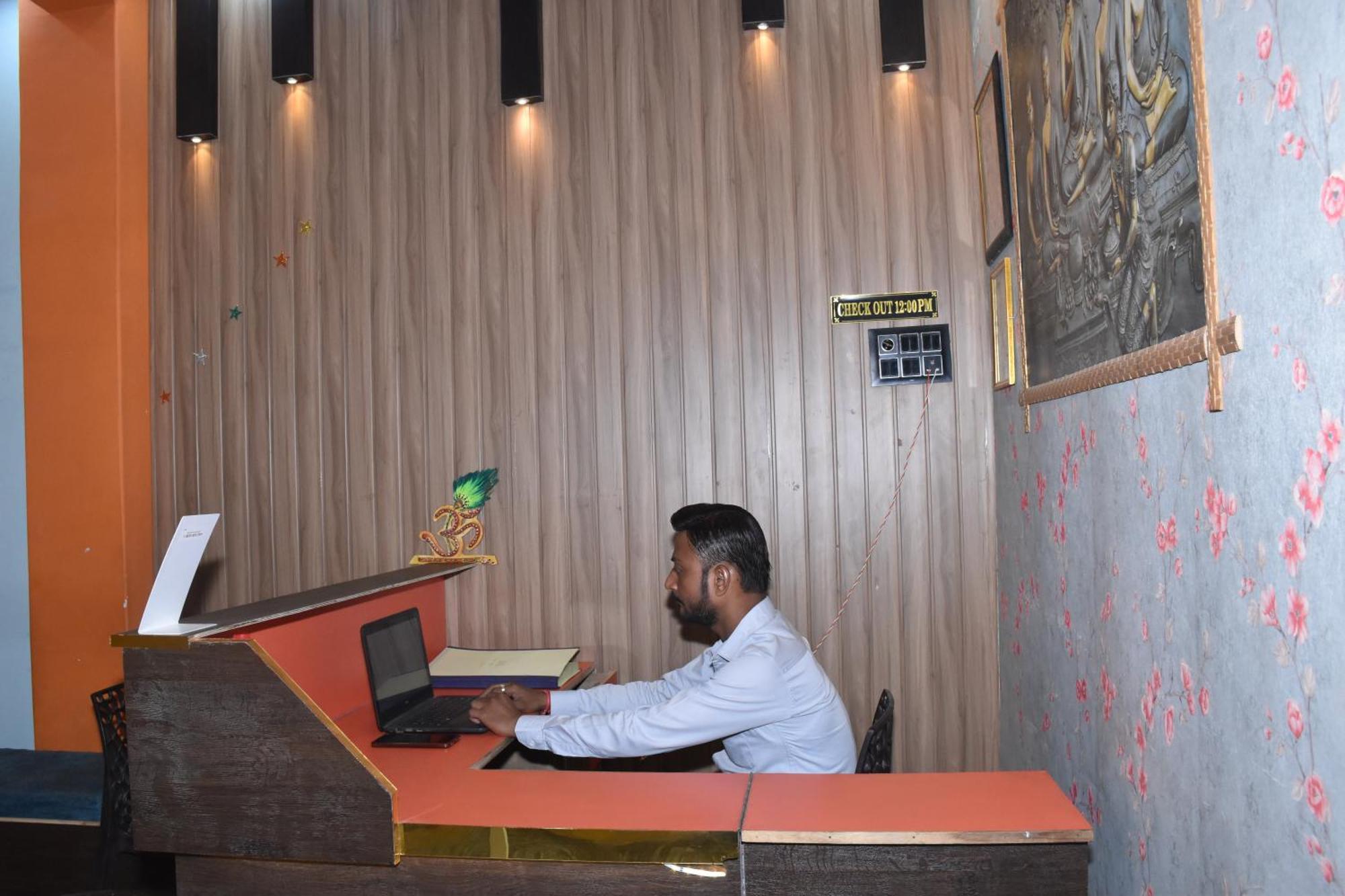 Veda'S Grand P.G Otel Varanasi Dış mekan fotoğraf